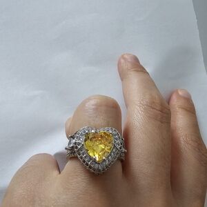 5⭐RATED Sterling silver yellow topaz  heart ring